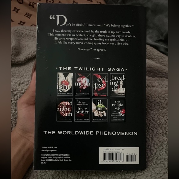 Breaking Dawn Book - Picture 2 of 2